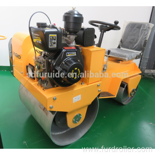 800kg Mini Ride On Tandem Vibrating Roller (FYL-850)